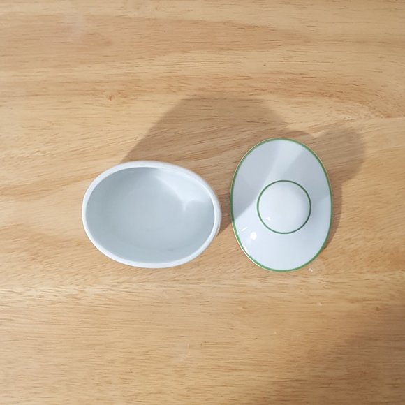 Vintage Ceramic/Bisque Trinket Container with Lid - - Picture 6 of 6